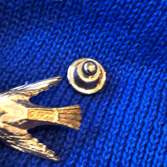 AVON vintage 1976 Gilded Bird Pin - Picture 7 of 11